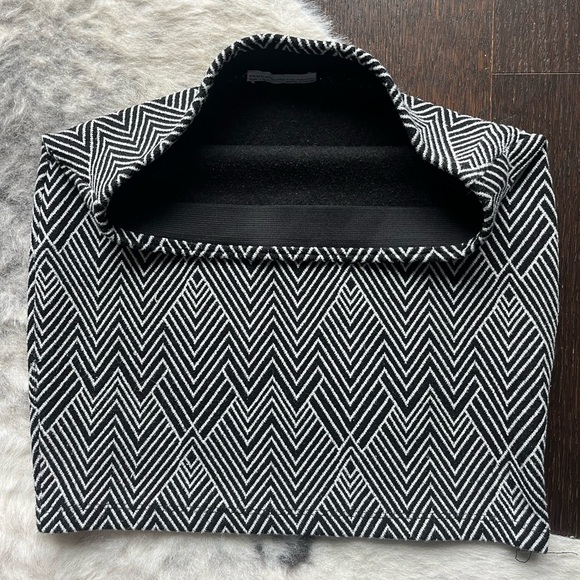 Zara: Small: Striped, Fitted, Mini Skirt: Black&White - Picture 5 of 8